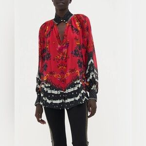 Camilla Raglan Button Up Shirt
View From The Veil size :S